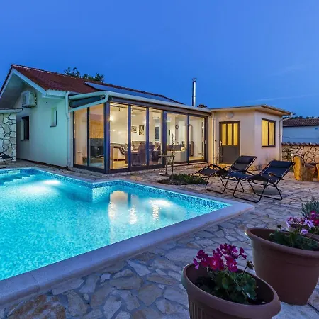 Vera - With Pool *